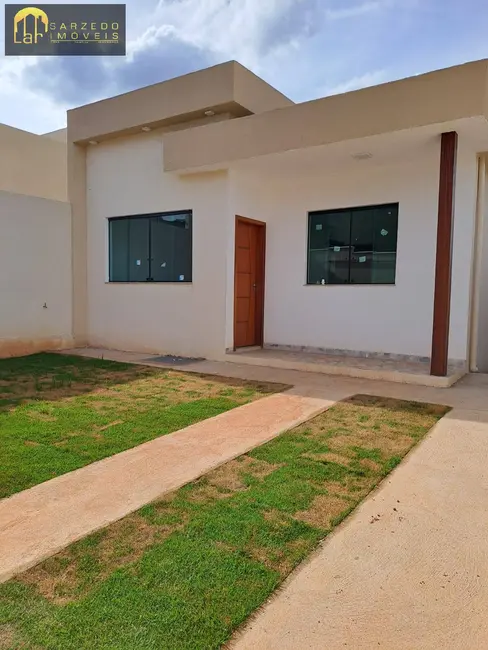 Foto 2 de Casa com 2 quartos à venda, 150m2 em Sarzedo - MG