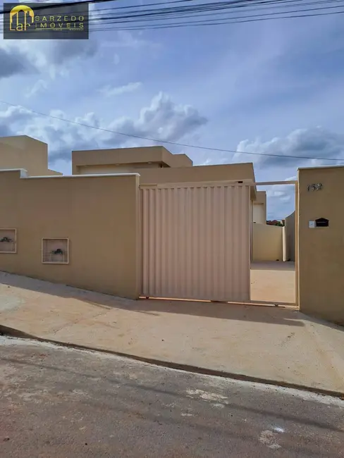 Foto 1 de Casa com 2 quartos à venda, 150m2 em Sarzedo - MG