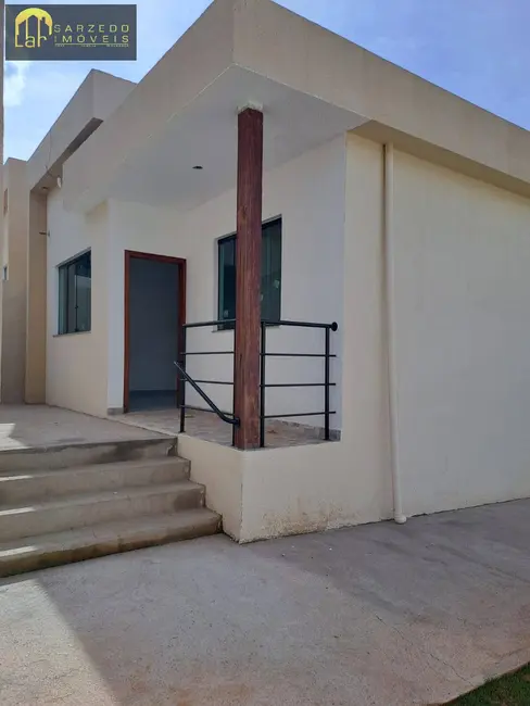 Foto 2 de Casa com 2 quartos à venda, 210m2 em Sarzedo - MG
