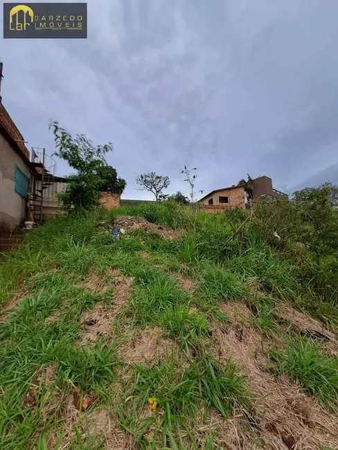 Foto 4 de Terreno / Lote à venda, 385m2 em Sarzedo - MG