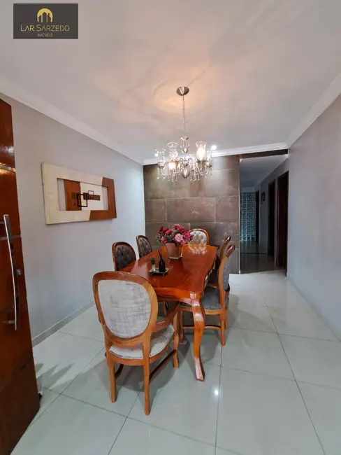 Foto 6 de Casa com 3 quartos à venda, 360m2 em Sarzedo - MG