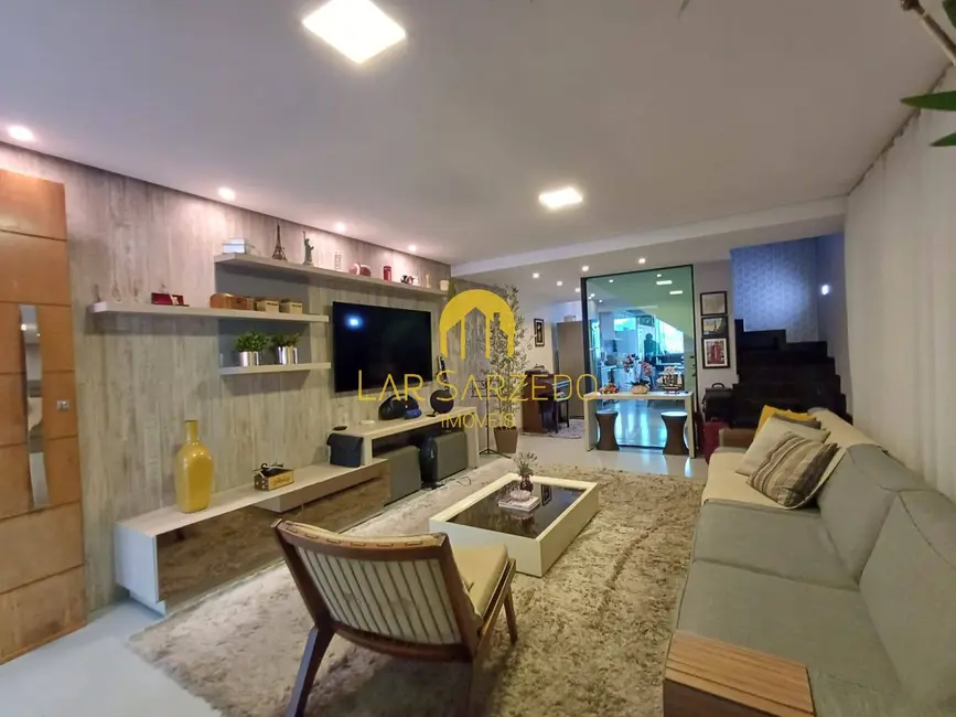 Foto 2 de Casa de Condomínio com 3 quartos à venda, 180m2 em Sarzedo - MG