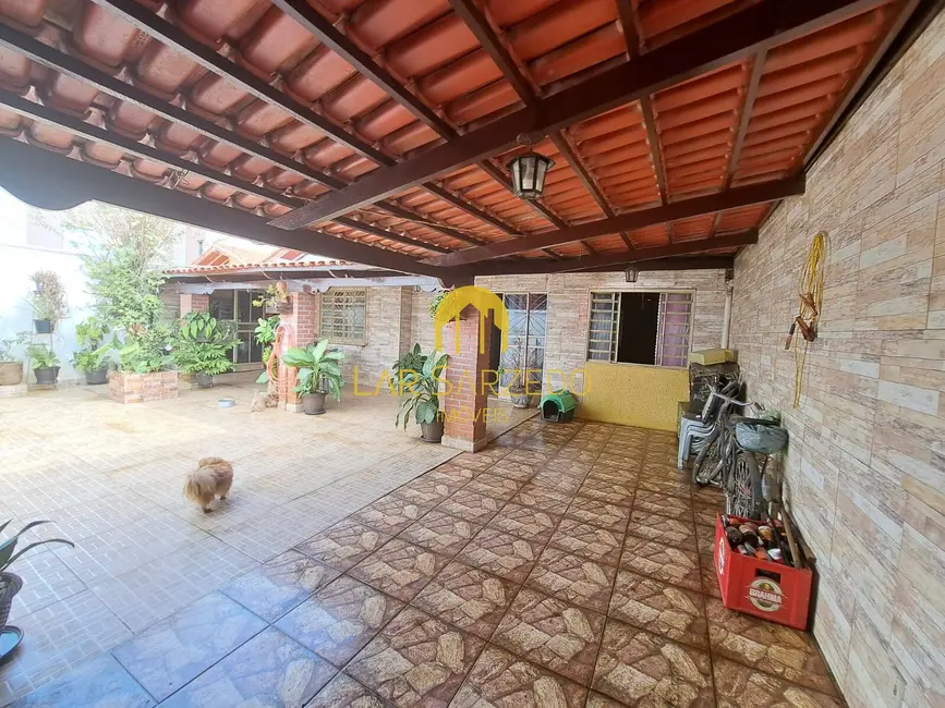 Foto 3 de Casa com 4 quartos à venda, 278m2 em Sarzedo - MG