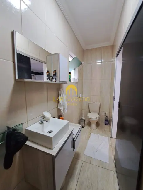 Foto 6 de Casa com 2 quartos à venda, 250m2 em Sarzedo - MG