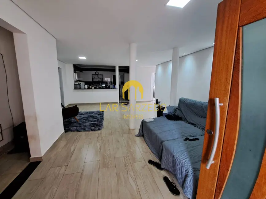 Foto 1 de Casa com 2 quartos à venda, 250m2 em Sarzedo - MG