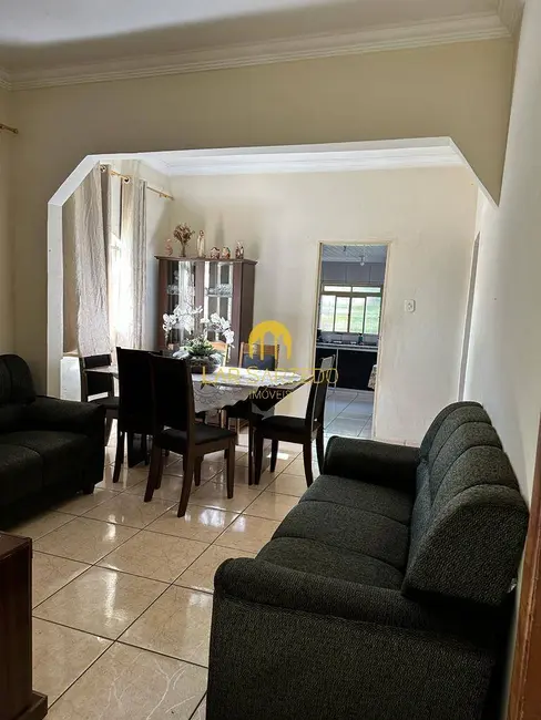 Foto 4 de Casa com 2 quartos à venda, 115m2 em Centro, Sarzedo - MG