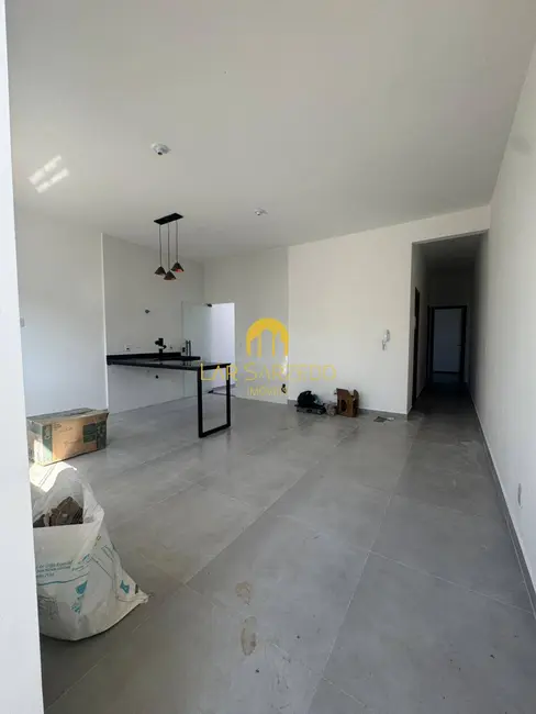 Foto 1 de Casa com 2 quartos à venda, 58m2 em Sarzedo - MG