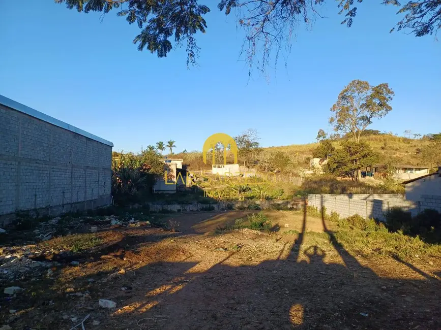 Foto 2 de Terreno / Lote à venda, 450m2 em Sarzedo - MG