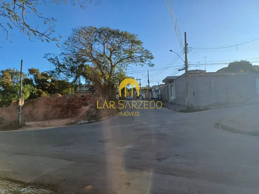 Foto 3 de Terreno / Lote à venda, 450m2 em Sarzedo - MG