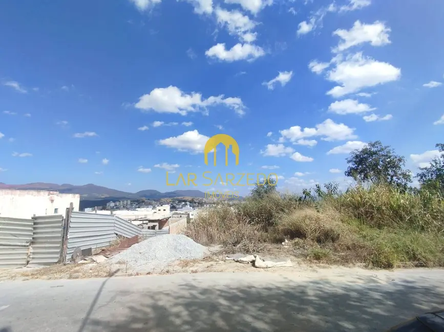 Foto 1 de Terreno / Lote à venda, 360m2 em Sarzedo - MG