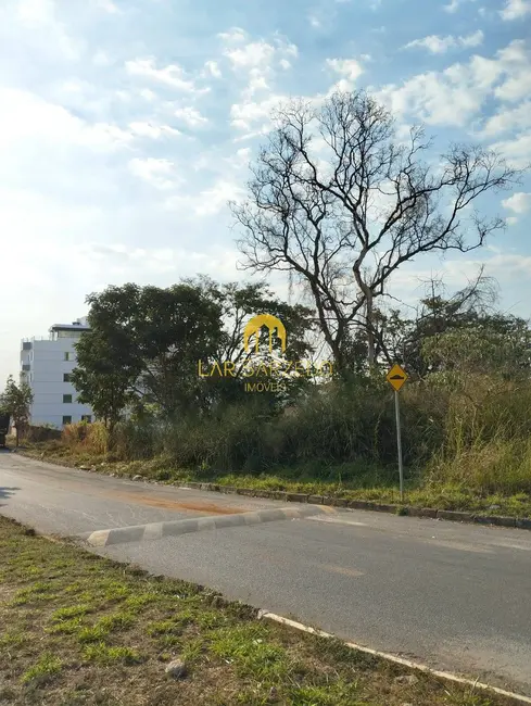 Foto 2 de Terreno / Lote à venda, 360m2 em Sarzedo - MG