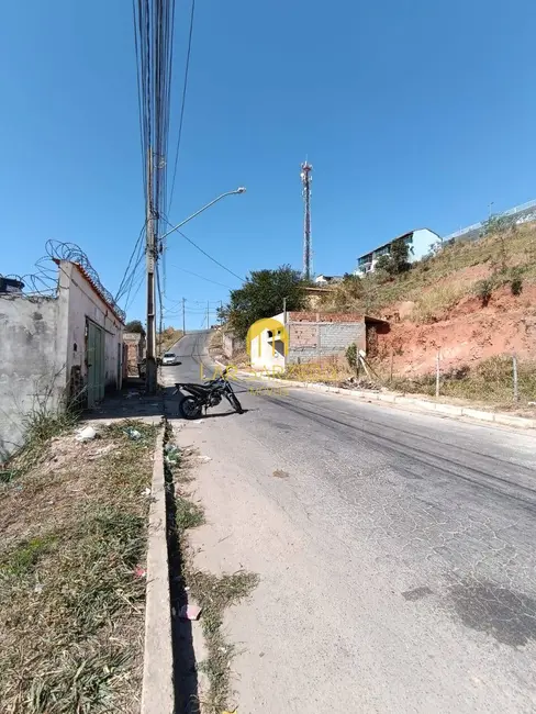 Foto 6 de Terreno / Lote à venda, 300m2 em Sarzedo - MG