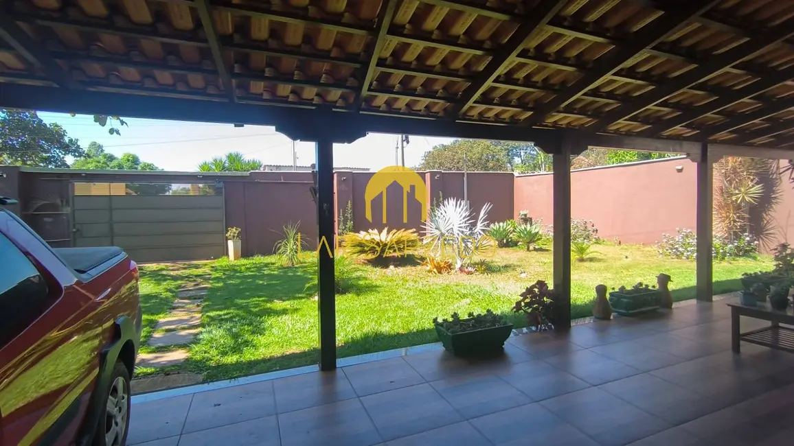 Casa com 4 quartos à venda, 1300m2 em Mario Campos - MG - imagem 3 Foto 3 de Casa com 4 quartos à venda, 1300m2 em Mario Campos - MG