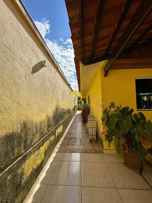 Foto 2 de Casa com 3 quartos à venda em Sarzedo - MG