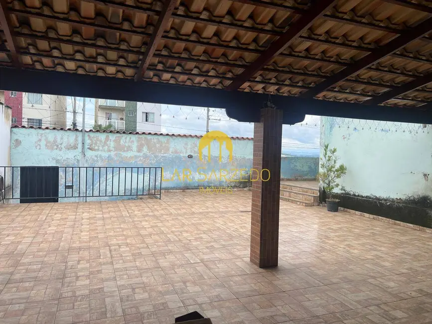 Foto 3 de Casa com 3 quartos à venda, 360m2 em Sarzedo - MG