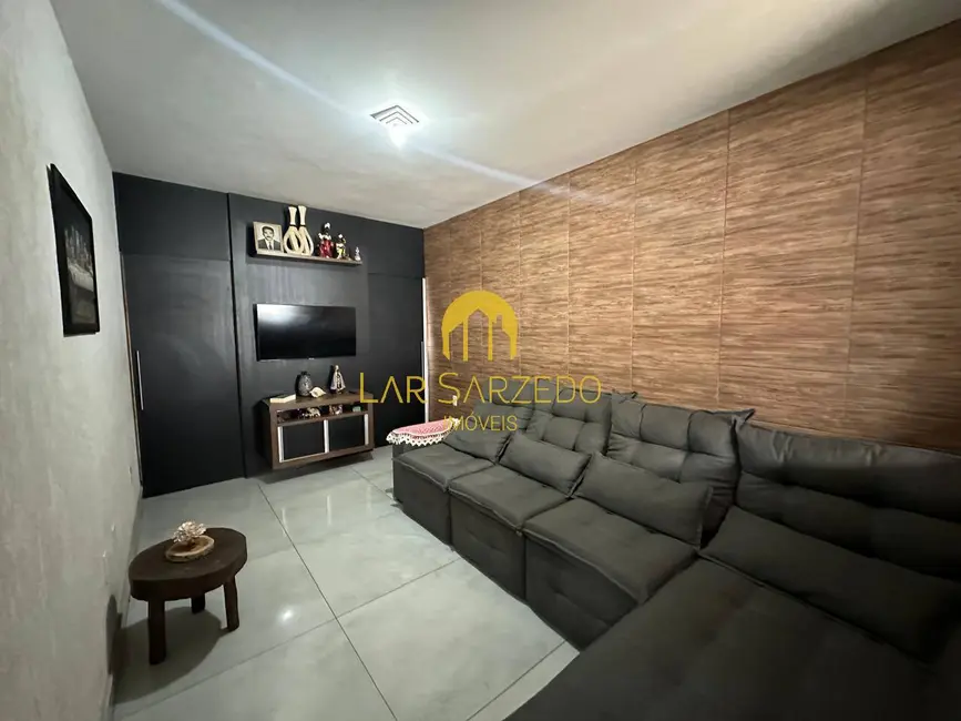 Foto 1 de Casa com 2 quartos à venda, 148m2 em Sarzedo - MG