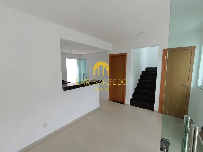 Foto 2 de Casa de Condomínio com 3 quartos à venda em Sarzedo - MG