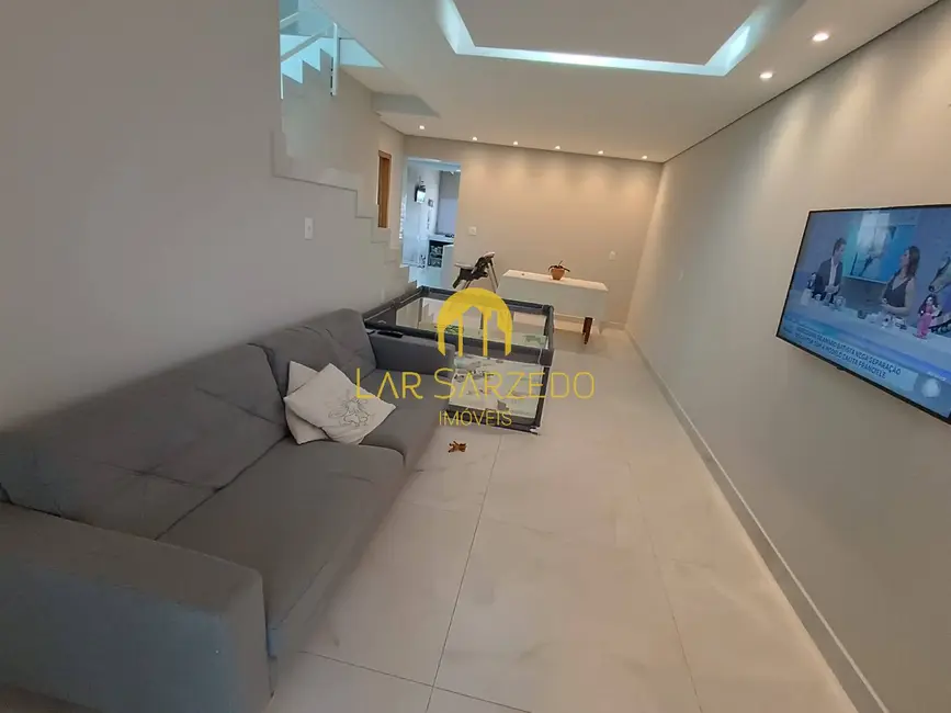 Foto 1 de Casa com 3 quartos à venda, 180m2 em Sarzedo - MG