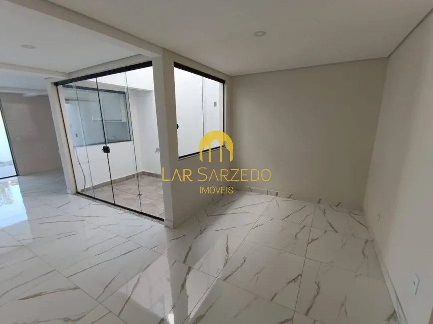 Foto 3 de Casa com 3 quartos à venda em Sarzedo - MG