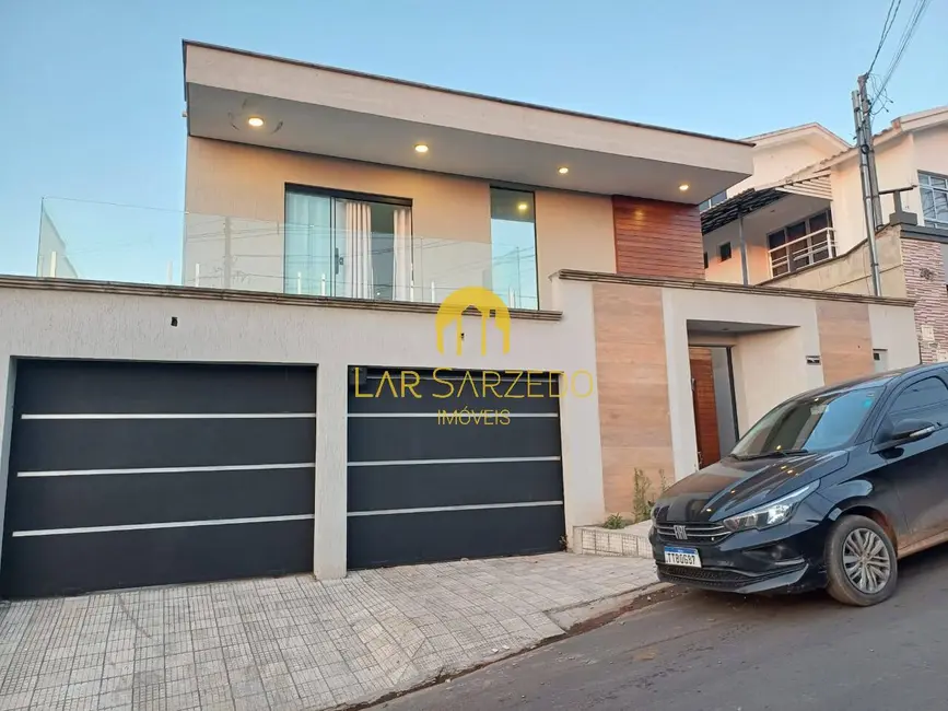Foto 2 de Casa com 3 quartos à venda, 370m2 em Mario Campos - MG
