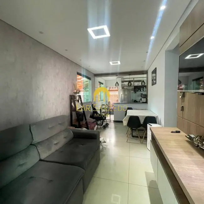 Foto 1 de Casa com 3 quartos à venda, 250m2 em Sarzedo - MG