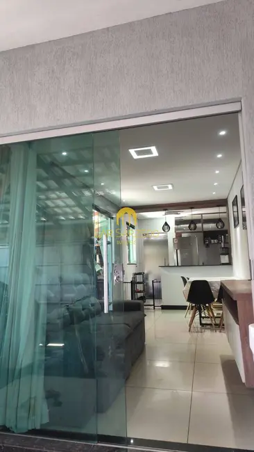 Foto 2 de Casa com 3 quartos à venda, 250m2 em Sarzedo - MG