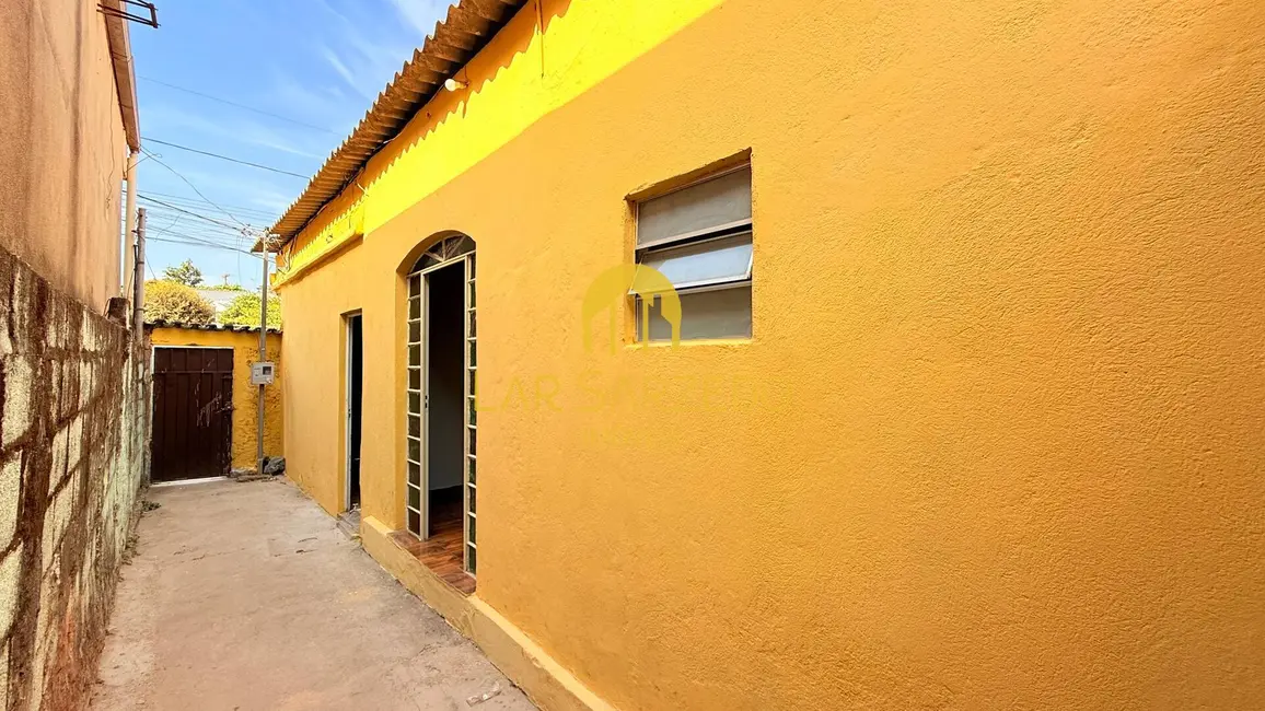 Foto 1 de Casa com 2 quartos para alugar em Sarzedo, MG