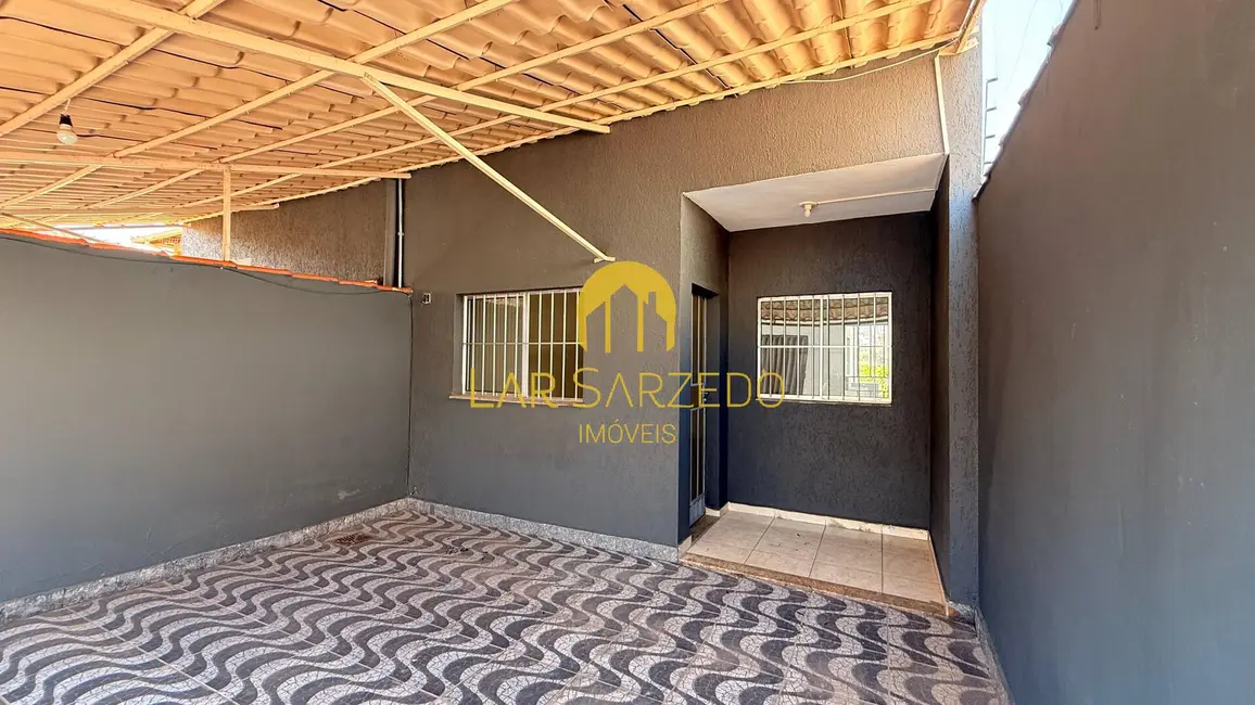 Casa com 3 quartos para alugar, 120m2 em Sarzedo - MG - imagem 1 Foto 1 de Casa com 3 quartos para alugar, 120m2 em Sarzedo - MG