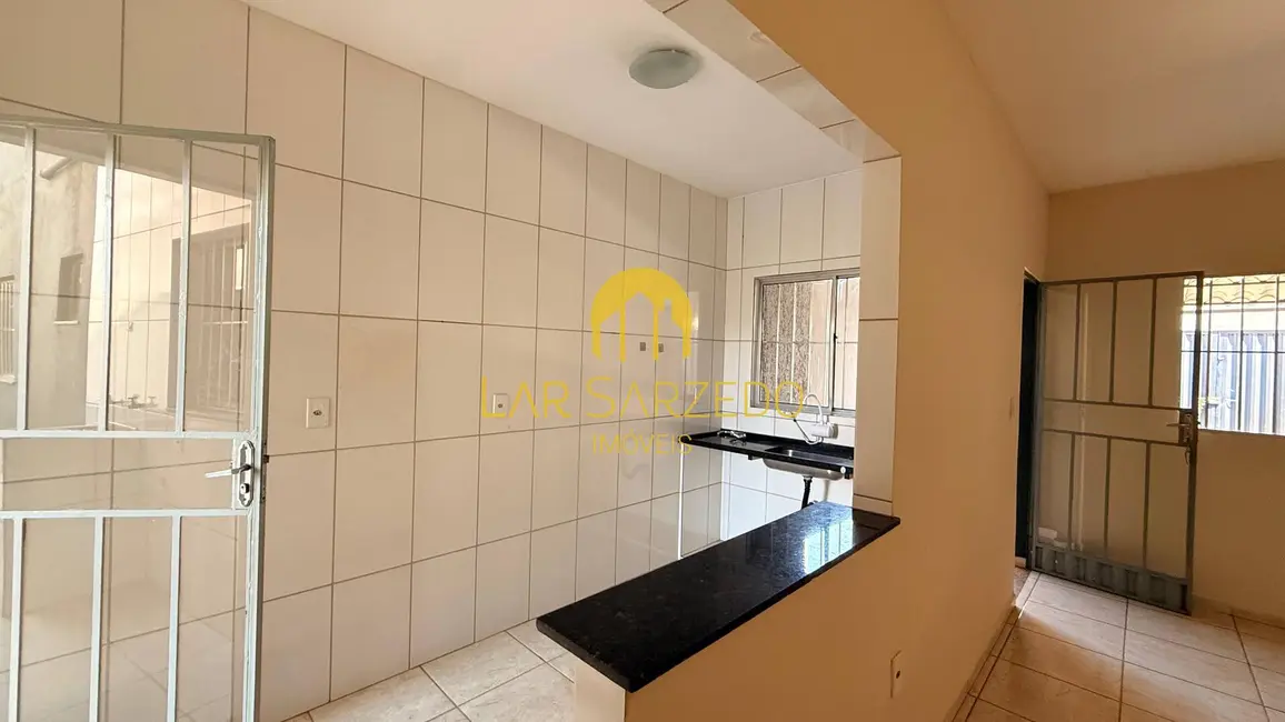 Casa com 3 quartos para alugar, 120m2 em Sarzedo - MG - imagem 3 Foto 3 de Casa com 3 quartos para alugar, 120m2 em Sarzedo - MG