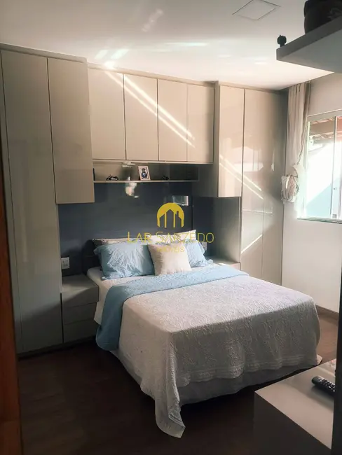 Foto 8 de Casa com 2 quartos para alugar, 159m2 em Mario Campos - MG