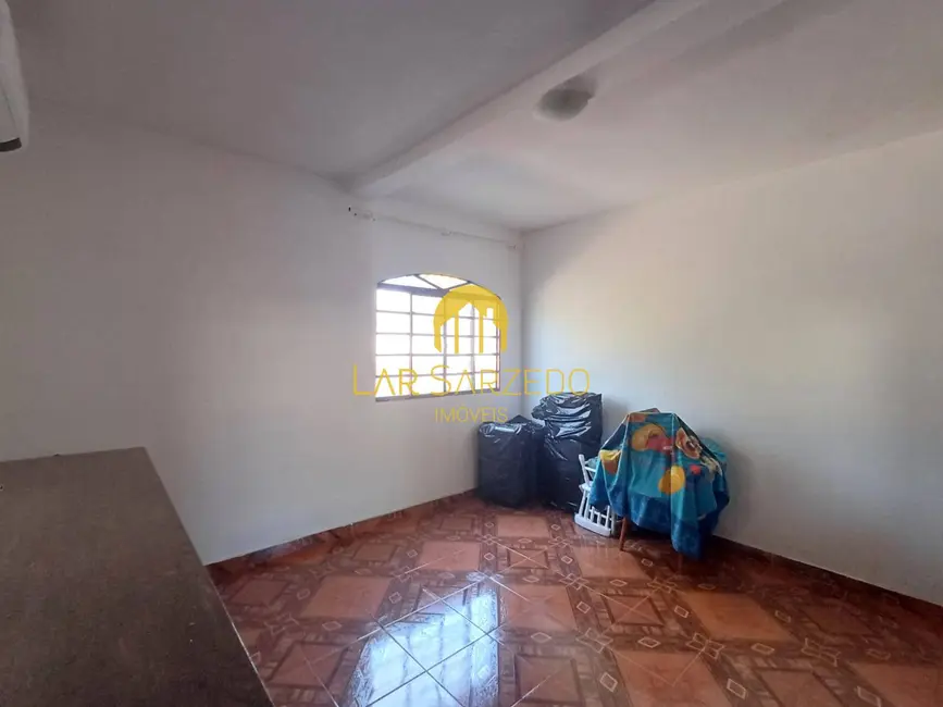 Casa com 2 quartos à venda, 420m2 em Sarzedo - MG - imagem 8 Foto 8 de Casa com 2 quartos à venda, 420m2 em Sarzedo - MG