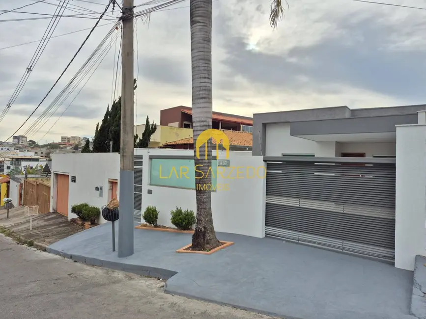 Foto 1 de Casa com 3 quartos à venda, 180m2 em Sarzedo - MG