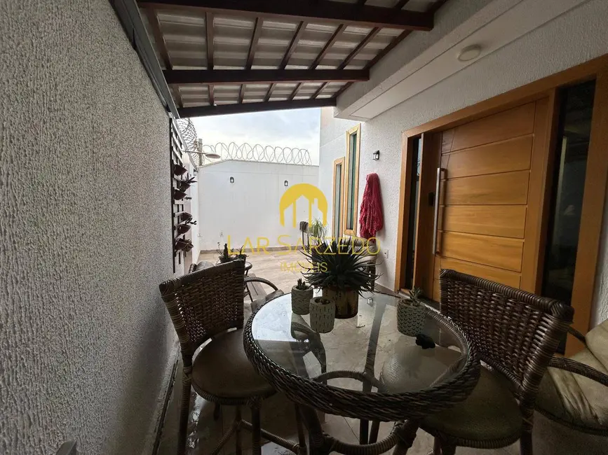 Foto 3 de Casa de Condomínio com 3 quartos à venda, 146m2 em Sarzedo - MG