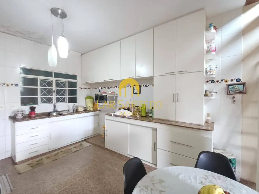 Foto 7 de Casa com 5 quartos à venda, 200m2 em Sarzedo - MG