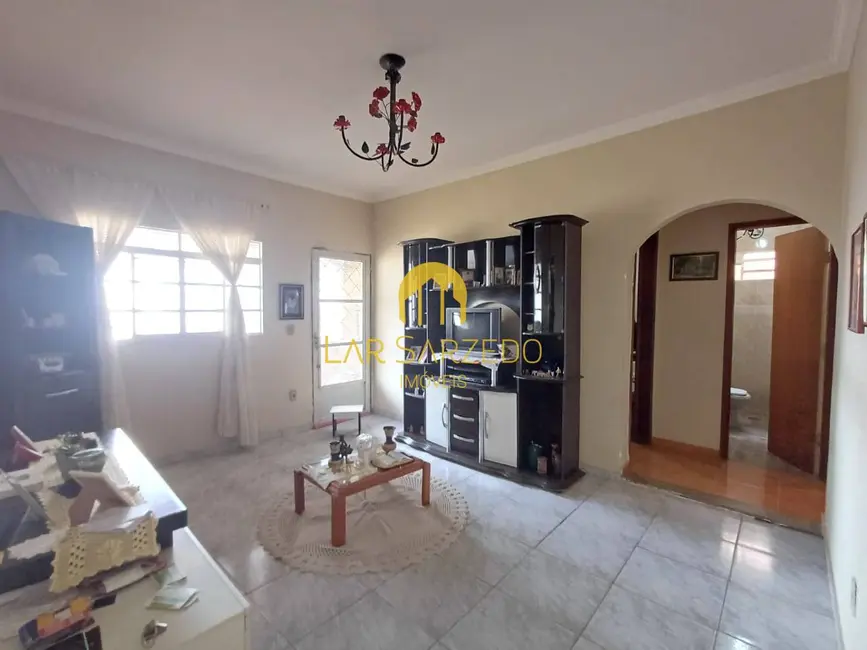 Foto 3 de Casa com 5 quartos à venda, 200m2 em Sarzedo - MG