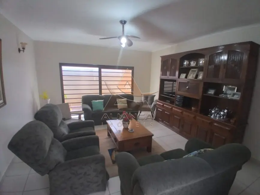 Casa com 3 quartos à venda, 203m2 em Jardim Macedo, Ribeirao Preto - SP - imagem 3 Foto 3 de Casa com 3 quartos à venda, 203m2 em Jardim Macedo, Ribeirao Preto - SP