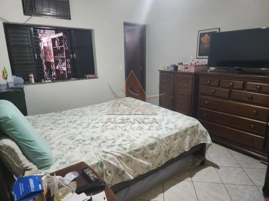 Casa com 3 quartos à venda, 214m2 em Vila Amélia, Ribeirao Preto - SP - imagem 3 Foto 3 de Casa com 3 quartos à venda, 214m2 em Vila Amélia, Ribeirao Preto - SP