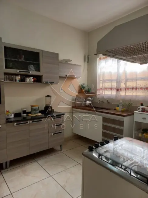 Casa com 3 quartos à venda, 161m2 em Jardim Mosteiro, Ribeirao Preto - SP - imagem 9 Foto 9 de Casa com 3 quartos à venda, 161m2 em Jardim Mosteiro, Ribeirao Preto - SP