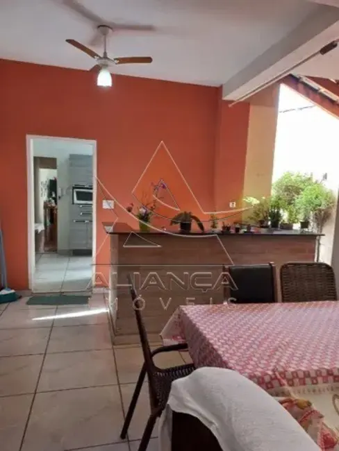 Casa com 3 quartos à venda, 161m2 em Jardim Mosteiro, Ribeirao Preto - SP - imagem 1 Foto 1 de Casa com 3 quartos à venda, 161m2 em Jardim Mosteiro, Ribeirao Preto - SP