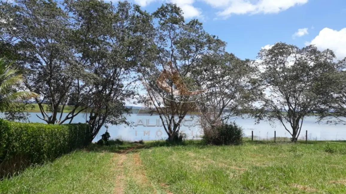 Foto 1 de Terreno / Lote à venda, 3297m2 em Delfinopolis - MG