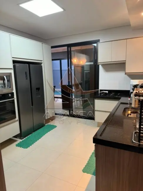Casa de Condomínio com 4 quartos à venda, 200m2 em Vila do Golf, Ribeirao Preto - SP - imagem 5 Foto 5 de Casa de Condomínio com 4 quartos à venda, 200m2 em Vila do Golf, Ribeirao Preto - SP