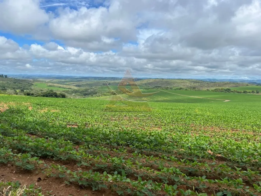 Foto 1 de Fazenda / Haras com 2 quartos à venda, 2800000m2 em Oliveira - MG