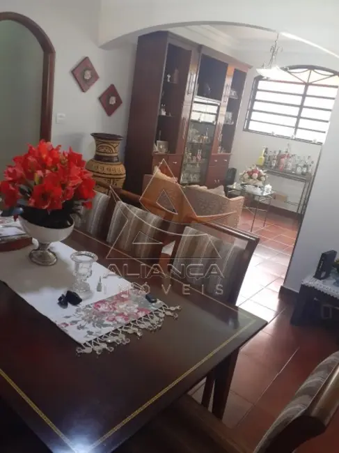 Casa com 4 quartos à venda, 377m2 em Ribeirao Preto - SP - imagem 4 Foto 4 de Casa com 4 quartos à venda, 377m2 em Ribeirao Preto - SP