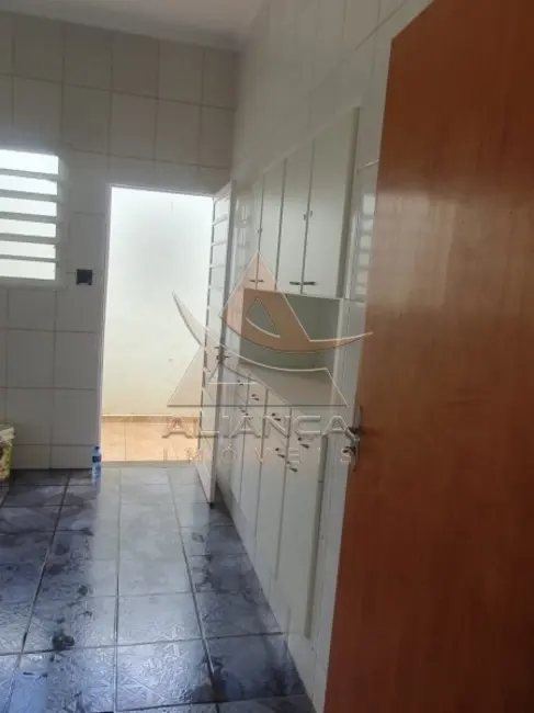 Casa com 3 quartos à venda, 213m2 em Vila Seixas, Ribeirao Preto - SP - imagem 4 Foto 4 de Casa com 3 quartos à venda, 213m2 em Vila Seixas, Ribeirao Preto - SP