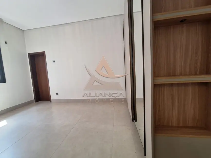 Casa de Condomínio com 4 quartos à venda, 200m2 em Vila do Golf, Ribeirao Preto - SP - imagem 3 Foto 3 de Casa de Condomínio com 4 quartos à venda, 200m2 em Vila do Golf, Ribeirao Preto - SP