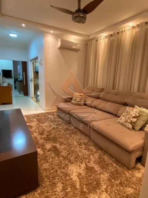 Foto 3 de Casa com 3 quartos à venda, 186m2 em Centro, Jardinopolis - SP