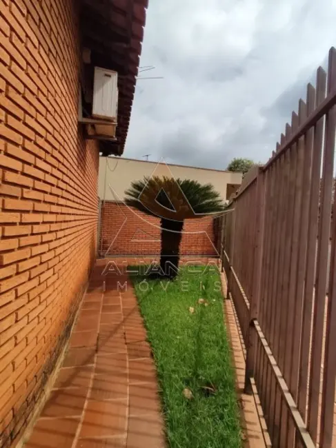 Casa com 3 quartos à venda, 250m2 em Jardinopolis - SP - imagem 3 Foto 3 de Casa com 3 quartos à venda, 250m2 em Jardinopolis - SP