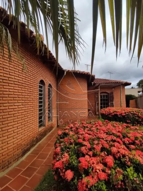 Foto 2 de Casa com 3 quartos à venda, 250m2 em Jardinopolis - SP