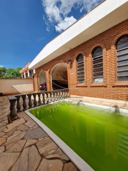 Casa com 3 quartos à venda, 208m2 em Jardim Paulistano, Ribeirao Preto - SP - imagem 1 Foto 1 de Casa com 3 quartos à venda, 208m2 em Jardim Paulistano, Ribeirao Preto - SP