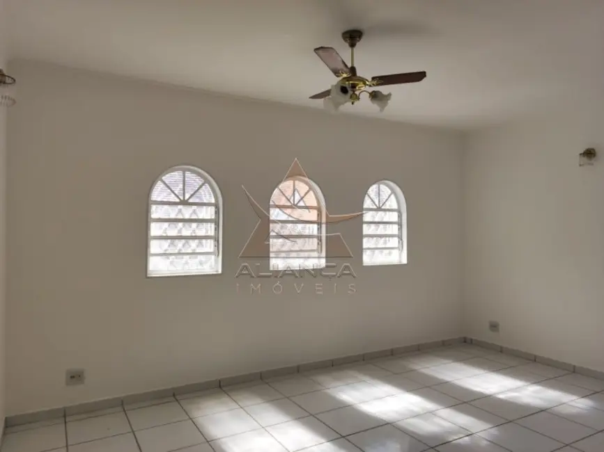 Casa com 3 quartos à venda, 160m2 em Vila Tibério, Ribeirao Preto - SP - imagem 1 Foto 1 de Casa com 3 quartos à venda, 160m2 em Vila Tibério, Ribeirao Preto - SP